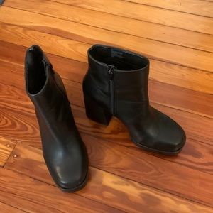 Steve Madden platform boots